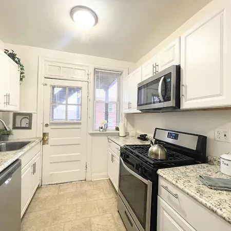 Garden Style Studio @ Forest Park & City!